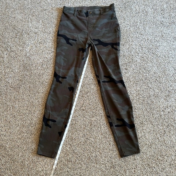Time and Tru Camo Jeggings Size Small EUC - Picture 1 of 7